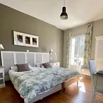 Отель De La Terrasse 2*