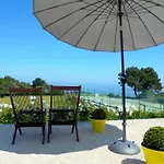 Отель De La Terrasse 2*