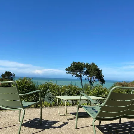 Hotel De La Terrasse 2*
