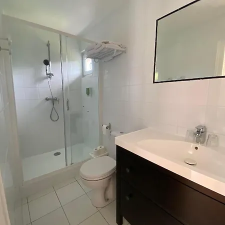 Отель De La Terrasse Варенжвиль-сюр-Мер