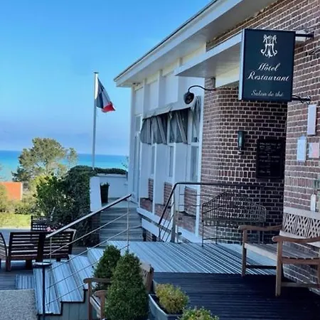 Отель De La Terrasse Варенжвиль-сюр-Мер