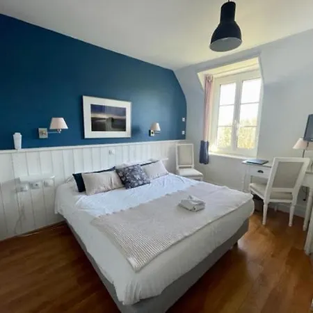 Отель De La Terrasse Варенжвиль-сюр-Мер