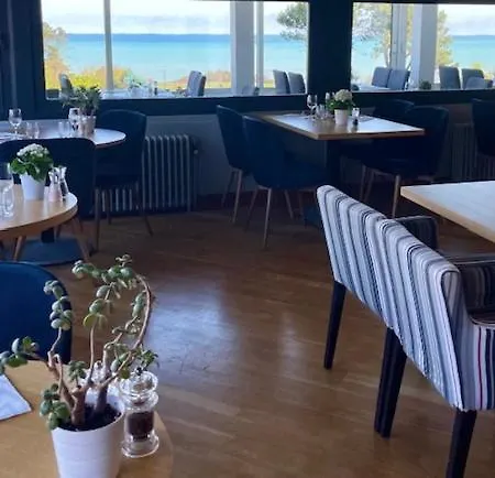 De La Terrasse 2*