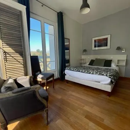 De La Terrasse מלון