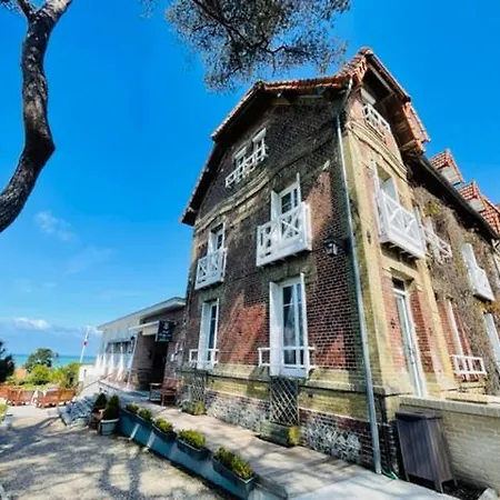 De La Terrasse Hotel