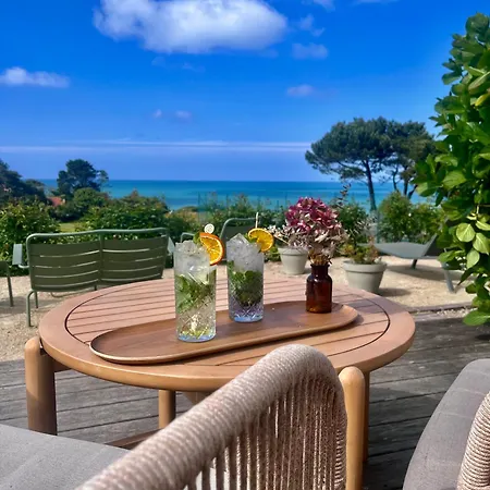 De La Terrasse Hotel