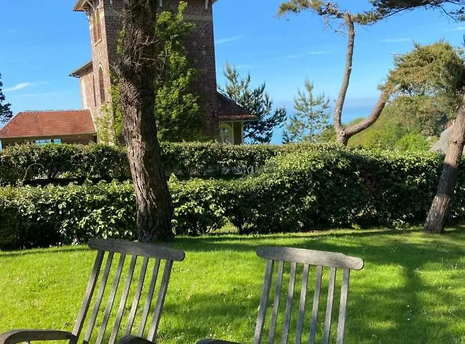 Hotel De La Terrasse 2*