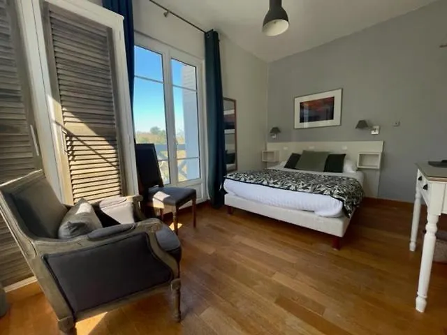 De La Terrasse Отель